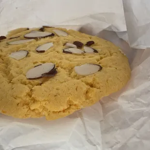 Almond Cookie