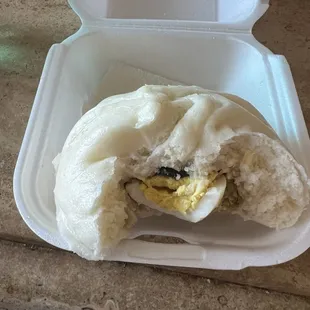 Dai (big) steamed chicken bun