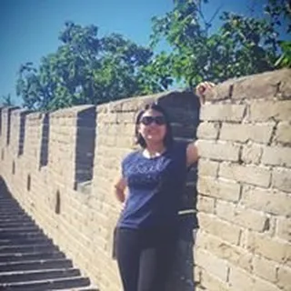 Yi B.