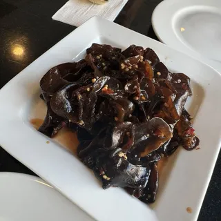 Wood Ear Mushroom with Spicy Vinegar Dressing