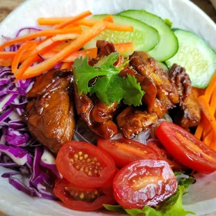 Chicken and rice noodle bun (love the colorful vege accents)