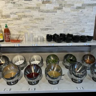 Condiment station
