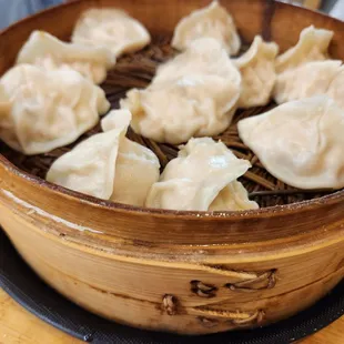 Steamed chicken and mushrooms dumplings