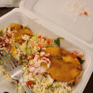 Untasty food. Cesta Okenan The other item  a gyro-wannabe (Arepa S Barbara), but didn't even qualify as a bad gyro.