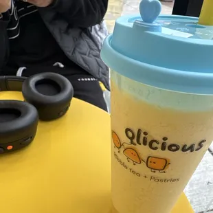 Mango smoothie with lychee jelly.