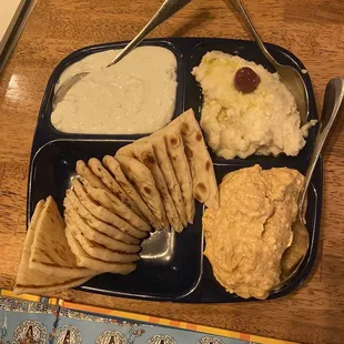 Trio spread