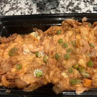 Peas and peas and more peas this is supposed to be egg foo yun it taste horrible  is taste like the though and sound of sh..... shame on you