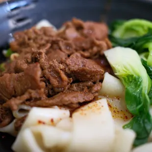 24. Garlic Sauce w/ Pork Noodle