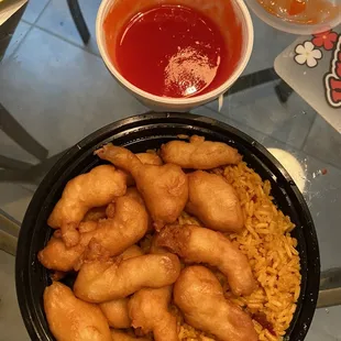 Sweet and sour chicken lunch special