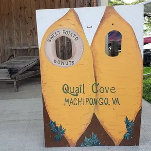 a sign for quail cove farms