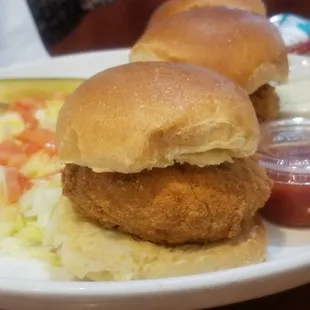 Mini crab cakes sliders