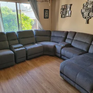 Here is the sectional assembled with clearly the broken wedge.