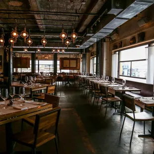 sushi and sashimi, interior