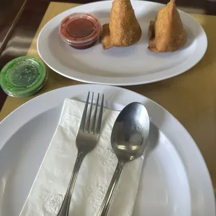 2 Vegetable Samosa