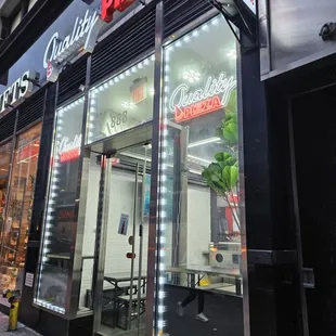 the outside of a restaurant