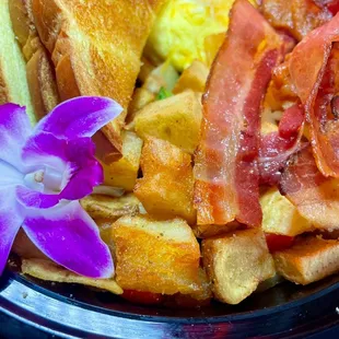 Quality Breakfast with Fanlord Homefries