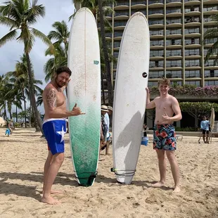 Make that surf Waikiki dream come true!