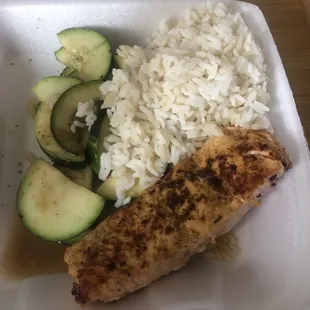 Special Lenten Menu: Fish dinner (salmon, rice, zucchini)