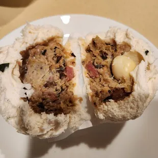 Banh bao filling (1 quail egg)