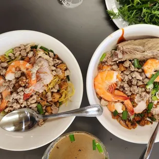 Hu tieu dac biet kho (right) and mi kho to nho (left)