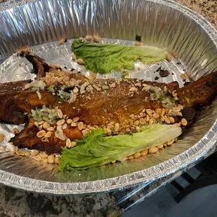 $30 con cá nướng không có rau , bánh tráng , và nước chấm :(((