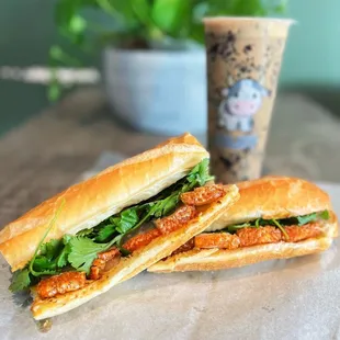 CRISPY PORK BAGUETTE- BÁNH MÌ HEO QUAY $7