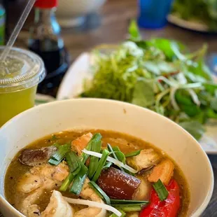 Bún mắm đặc biệt Hai Lúa