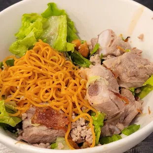 Spare ribs soup with Rice &amp; Egg noodle combo / Hu tieu mi suon non