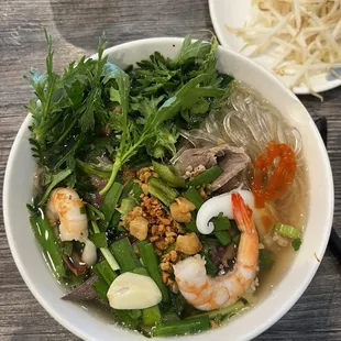 Hieu Thieu Kho Clear Noodles