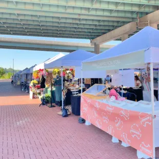 Come see us at popup events! Check our website calendar to find us, or our instagram.