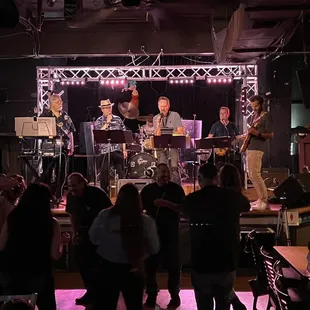 Quarter Note Bar and Grill 
