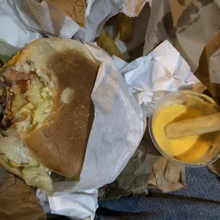 Violá, cheese fries. Compliments to the very kind lady at the window tonight. Thank you, sincerely for the cheese. You made my day.