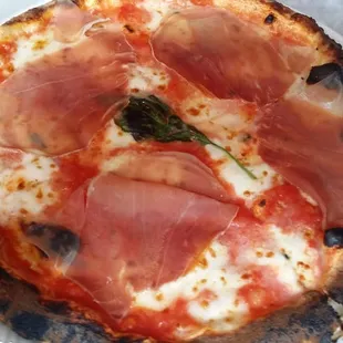 Parma prosciutto pizza