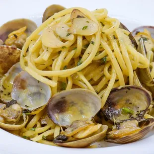 Linguine with clams