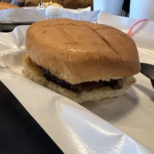 Pulled pork sandwich