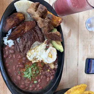 La Bandeja Paisa