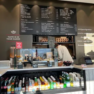 Main counter, where you order &amp; pick up your food.