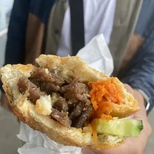 Banh mi thịt nướng (BBQ pork)