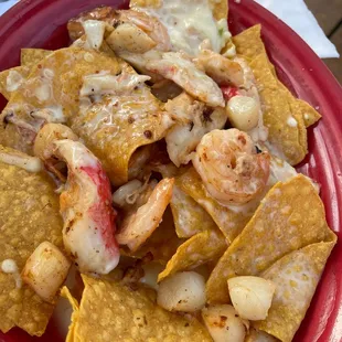 Seafood nachos