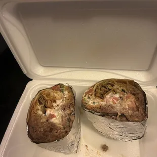 Burrito Que Pasa with steak. This burrito was like none I've ever had. Deliciousness throughout very flavorful made with care/love.