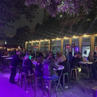 The Best Dinners Shows and Outdoor Dinning in Oakland