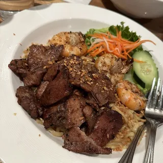 Catfish fillet Sliced Pork Garlic Noodle / Mi Toi Ca Tre Thit Nuong