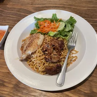 Salmon Fillet Chicken Garlic Noodle / Mi Toi Ca Hoi Ga Nuong