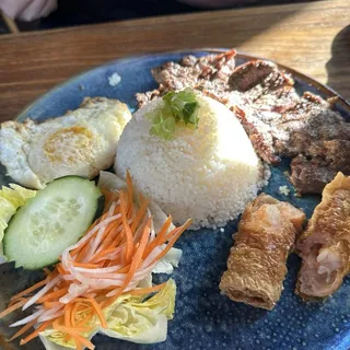 ( Grilled Beef Short Rib, Fried Egg , Beef Imperial Roll Over Rice) Com Bo Nuong Trung Cha Gio Bo