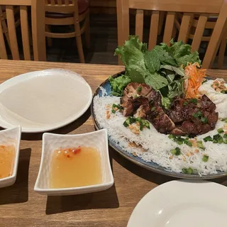 Grilled Chicken Thigh Woven Vermicelli /Banh Hoi Ga Ngu Vi Huong