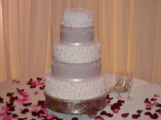 Heart 2 Heart Bakery & Cafe