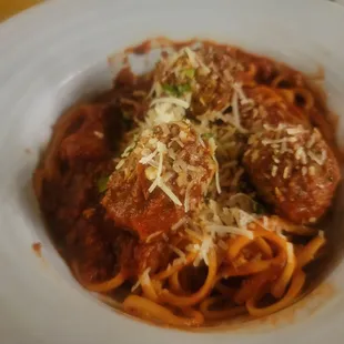 Linguine and meatballs, gummy and lukewarm. Tasted like it had been microwaved.