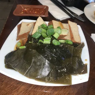 Simmered Seaweed and Dried Bean Curd