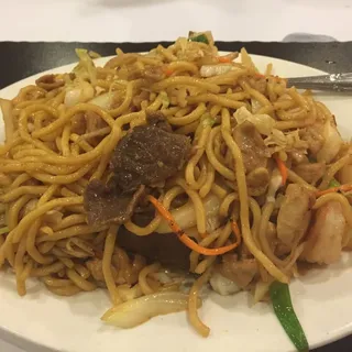 Mandarin Deluxe Chow Mein