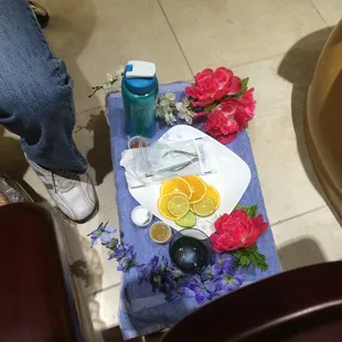 Not too many places take the time to bring out all the pedicure supplies on a nicely arranged tray. Can you tell I'm impressed?